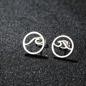 Round beachy surf/wave post earrings